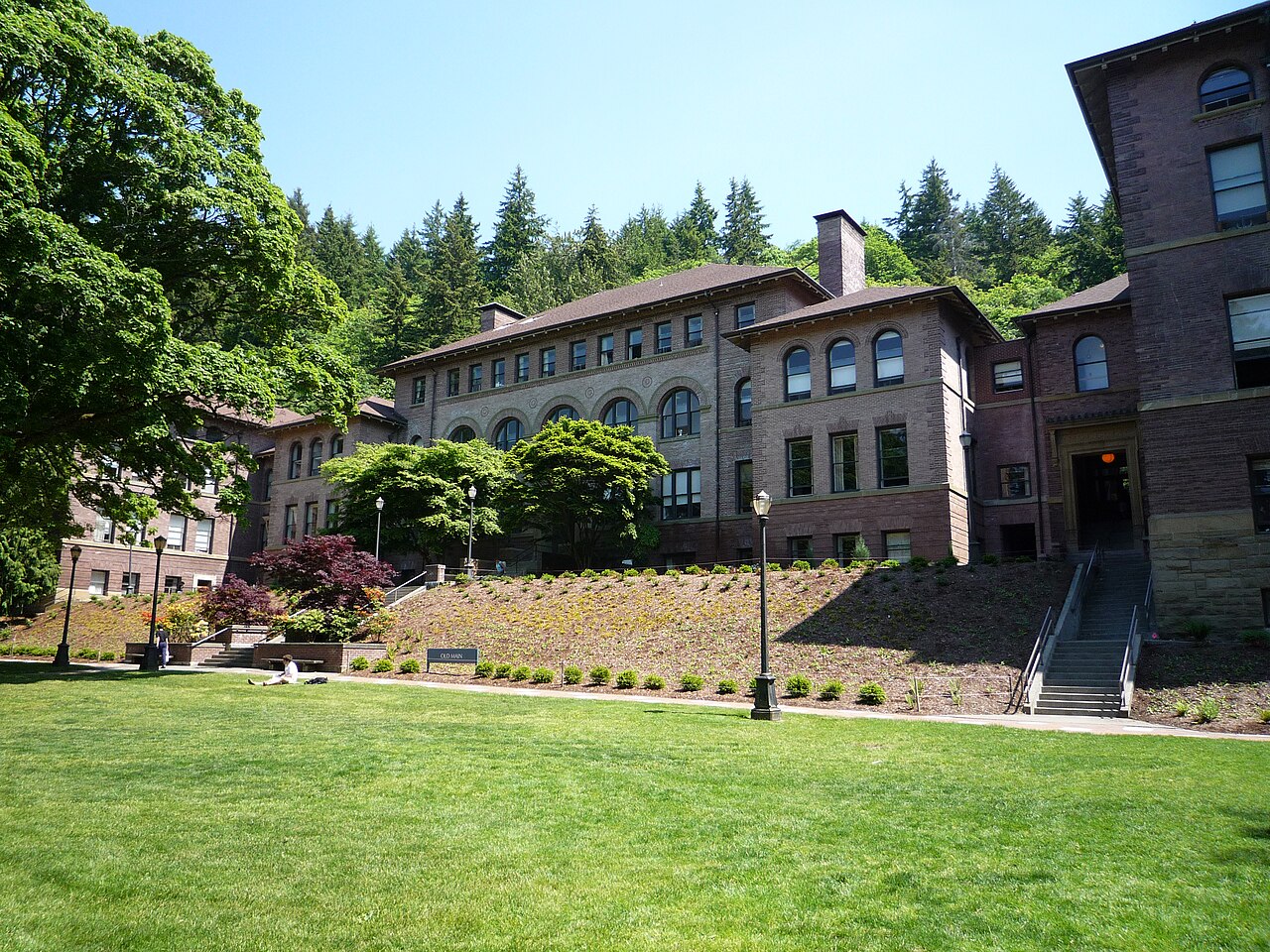 西华盛顿大学